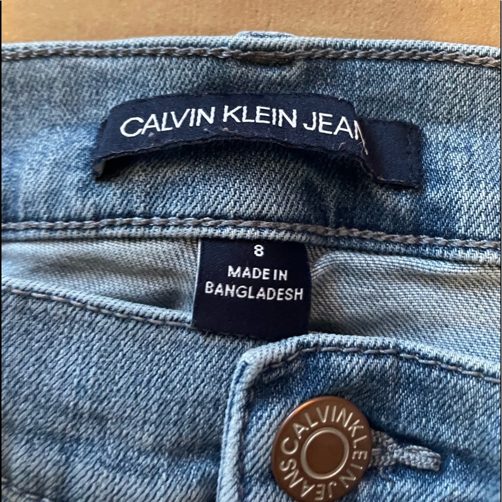 Calvin Klein light wash skinny jeans size 8